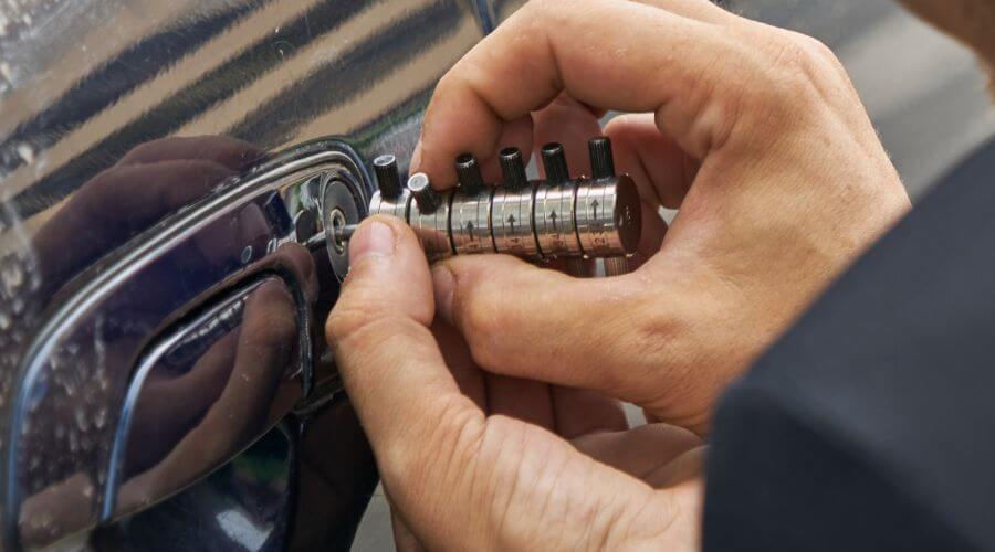 Professional gutter cleaning in Halfway, OR